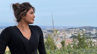 Priyanka Chopra digaet buat jadi brand ambassador buat merek kenamaan tersebut. (Foto: dok. Instagram @jc.babin) 