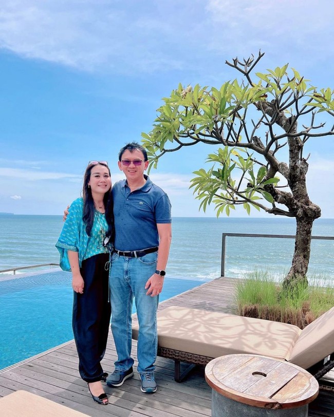 Puput menjelaskan bahwa dirinya menjalani diet sehat dan aman bagi ibu menyusui. Kini penampilan Puput pun jadi terlihat lebih langsing dan mempesona. Foto: Instagram/@btpnd