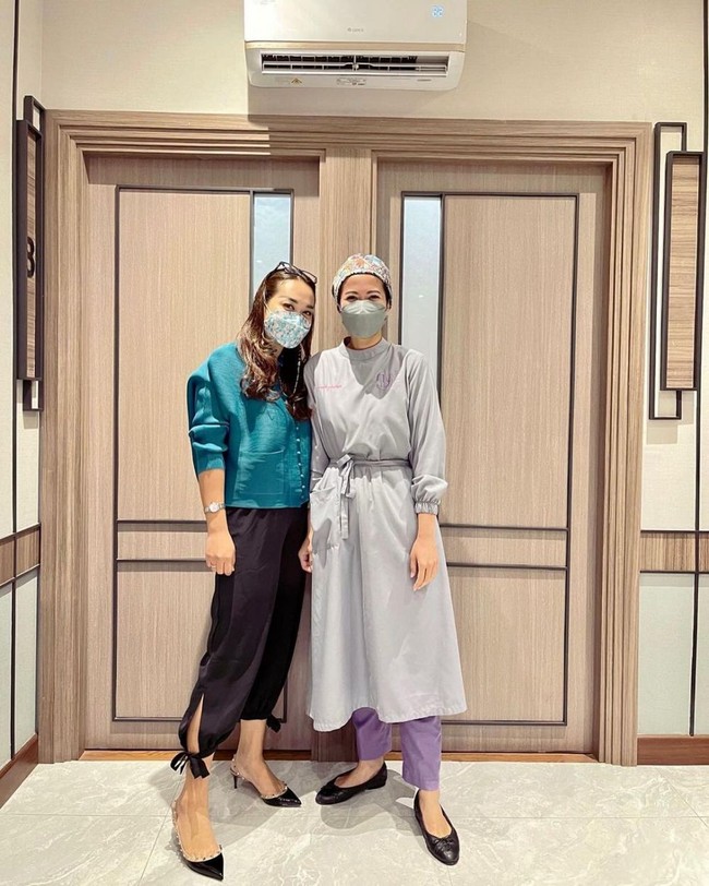 Melalui akun Instagram pribadinya, Puput mengungkapkan jika saat ini dirinya berhasil menurunkan berat badan hingga sebanyak 16 kg. Penurunan berat badan itu diperolehnya hanya dalam kurun waktu 2,5 bulan. Foto: Instagram/@btpnd