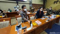 Menkes Budi Gunadi buka suara terkait adanya keluhan tersebut. Budi menjelaskan pihaknya hanya melakukan perubahan anggaran karena adanya pergeseran struktur organisasi di dalam Kemenkes.