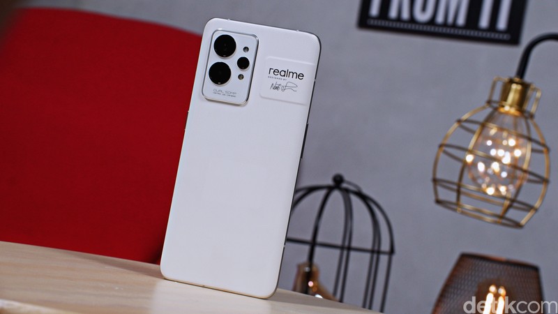 Realme GT 2 Pro