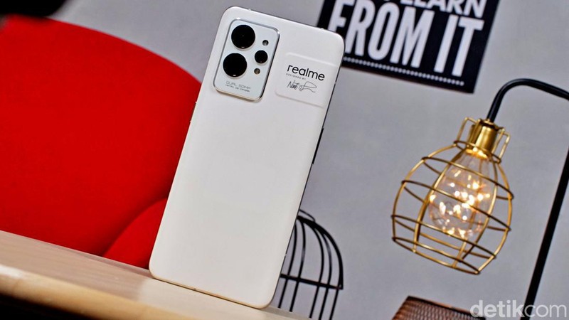 Realme GT 2 Pro