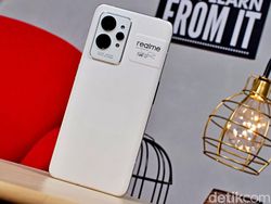 Unboxing Realme GT 2 Pro, Ditenagai Snapdragon 8 Gen 1 Harga Rp 9 Jutaan