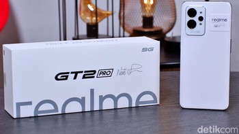 Harga Realme GT 2 Pro selama flash sale adalah Rp 9,5 juta/ Foto: Adi Fida Rahman/detikINET