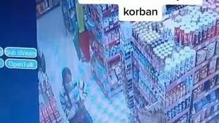 Rekaman CCTV emak-eman mencuri migor di Madiun