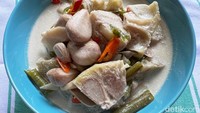 Kluwih yang mirip nangka muda, enak diolah jadi sayur lodeh kluwih. Kuah santan segar yang tak terlalu kental diberi bumbu lodeh yang sedap. Cara membuatnya ada di resep ini. Foto: Detikfood