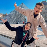 Sejumlah netizen sudah menebak-nebak tentang kehamilan istri Teuku Ryan itu sebelum kehamilannya. Foto: dok. Instagram/@riaricis1795