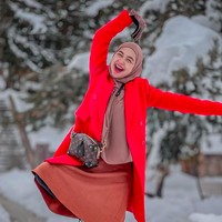 Meski tengah hamil muda, namun Ria Ricis tetap seperti biasanya. Dari pose-posenya Ricis tetap terlihat aktif. Foto: dok. Instagram/@riaricis1795