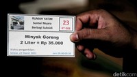 Sebelumnya pihak Rukun Tetangga (RT) dan Rukun Warga (RW) setempat melakukan pendataan guna diberi kupon pembelian.  