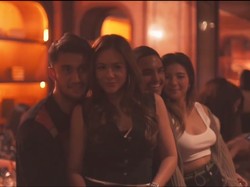 7 Gaya Wulan Guritno di Ultah Pacar Baru, Putra Sys NS