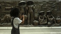 Dalam pengenalan wajah barunya, Sarinah juga telah melakukan pemugaran harta karun atau relief bersejarah era Presiden Soekarno.