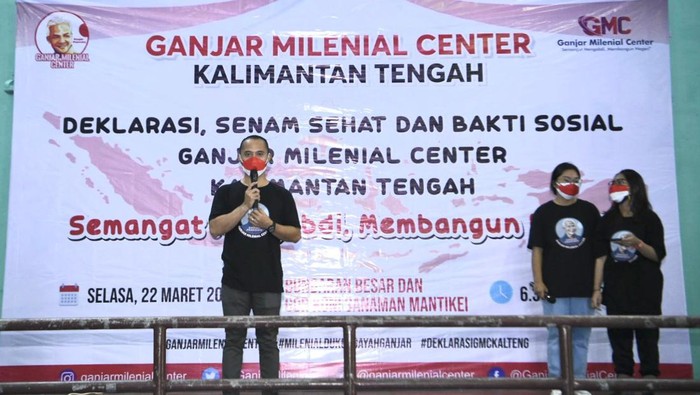 Sejumlah mahasiswa dan milenial yang tergabung dalam Ganjar Milenial Kalimantan Tengah (Kalteng) mendeklarasikan Gubernur Jawa untuk maju dalam ajang Pemilihan Presiden (Pilpres) 2024.