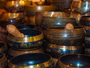 Singing Bowl Pawang Hujan Bisa Redakan Stres, Berapa Sih Harganya?