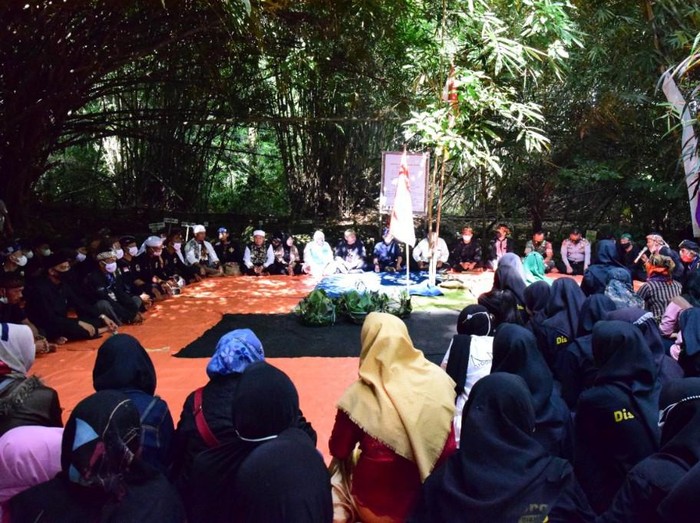 Tradisi Misalin di Situs Gawe Salawe Ciamis