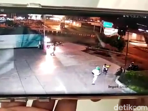 Momen Mencekam Komplotan Begal Bercelurit Serang Warga di Sentul Bogor