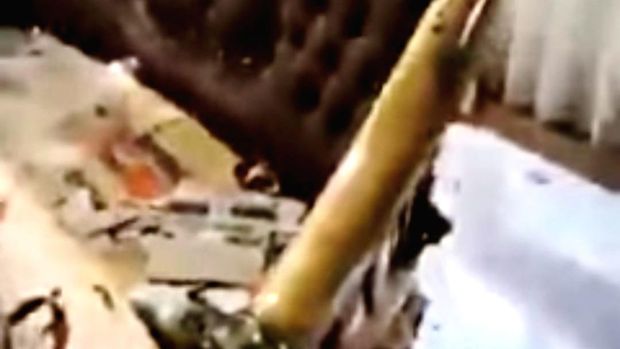 Viral emak-emak curhat beli sofa Rp 11 juta tapi isinya kardus semua (Dok. Istimewa)