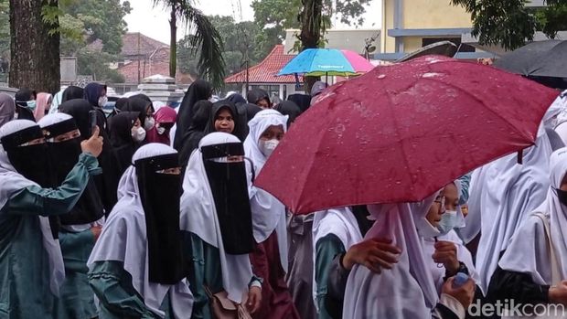 Aksi umat Islam di Tasikmalaya menggelar aksi mengecam Saefuddin Ibrahim.