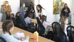 Relawan Buka Sekolah untuk Anak-anak Pengungsi Ukraina