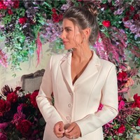 Adalah Anastasia Kotvitska, seorang model yang menikahi konglomerat dan politisi Ukraina. Ia disebut membawa uang $29 juta atau Rp 415 miliaran saat berusaha keluar dari negaranya lewat perbatasan pengungsi.Foto: Facebook Anastasia Kotvitska