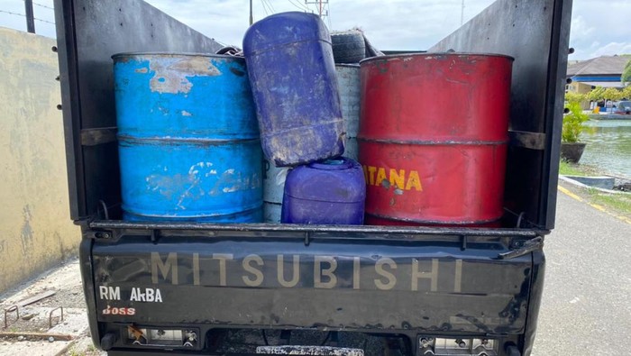 Angkut 2.400 Liter Solar Subsidi, 2 Pria di Aceh Ditangkap (dok Polres Pidie)