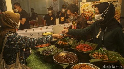 Serunya Hunting Jajanan Khas Nusantara di Pameran Inacraft
