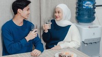 Kabar duka datang dari pasangan Dinda Hauw dan Rey Mbayang. Dinda Hauw mengabarkan bahwa dirinya mengalami keguguran dari kehamilan anak kembarnya. Foto: Instagram @dindahauw
