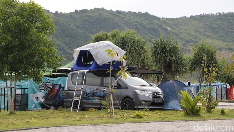 Eddi Brokoli Eddi Brokoli dan Keluarga naik mobil ke Mandalika