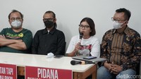 Dalam konferensi tersebut mereka menyampaikan respons atas penetapan Fatia Maulidiyanti dan Haris Azhar sebagai tersangka dalam kasus pencemaran nama baik terhadap Menteri Koordinator Maritim dan Investasi (Menko Marves), Luhut Binsar Pandjaitan.