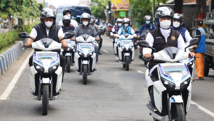 gubernur jatim khofifah