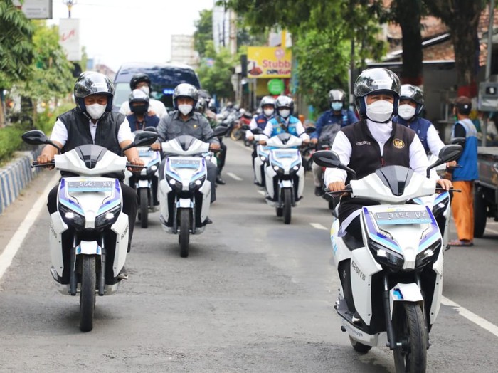 gubernur jatim khofifah