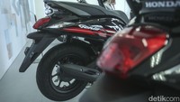 Teknologi lampu depan Honda Genio sudah menggunakan LED, dipadu lampu belakang stylish, serta lampu sein terpisah di bagian cover bodi.