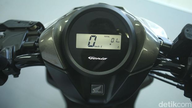 Honda Genio terbaru telah resmi meluncur. Skutik andalan Honda di kelas entry level itu kini lebih stylish dan punya fitur baru. Rabu, 23/3/2022.