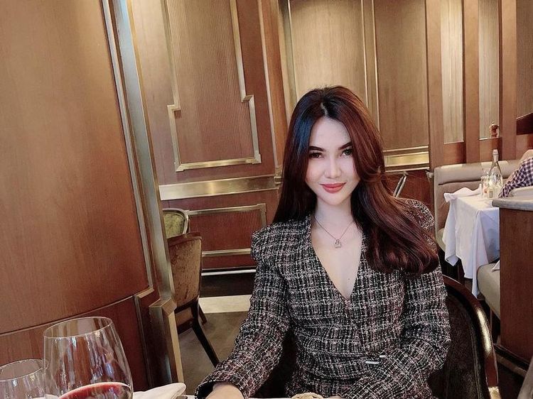 Ini Kar Katherine, Model Cantik Penggemar Steak yang Disebut Bini Muda Hotman Paris