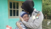 Warga mengusulkan agar Aipda Rohimah diberi penghargaan Hoegeng Awards 2022. Ada Sejati Agung Santoso yang bersaksi bahwa Aipda Rohimah merupakan polwan yang berjiwa sosial tinggi dan hidup sederhana. (Foto: dok. istimewa)
