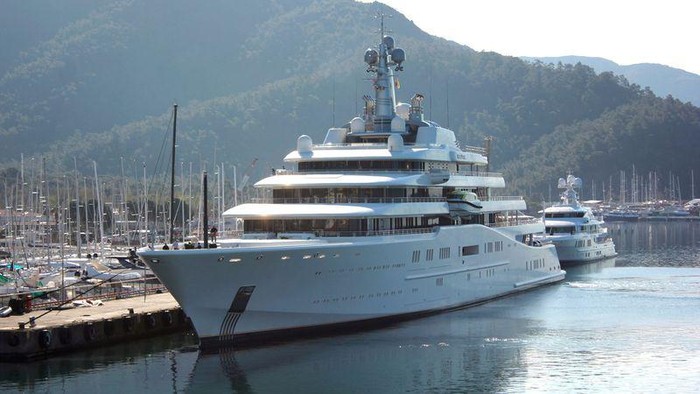 Kapal  yacht milik Roman Abramovich