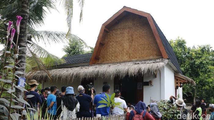 Artis Karen Nijsen nginap di Sarhunta Mandalika