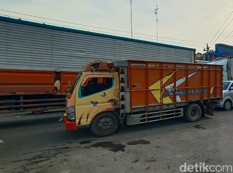 Kemacetan di Jalur Pantura Pati-Rembang Kecamatan Juwana, Rabu (23/3/2022).