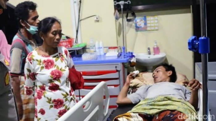 korban pikap terbalik di bondowoso