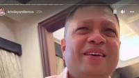 Raut wajah bahagia Raul Lemos menggendong Ameena. Foto: Instagram