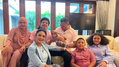 Adem! 10 Momen Kebersamaan Raul Lemos Gendong Anak Atta-Aurel