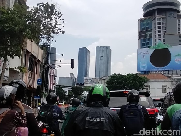 Lampu lalu lintas sempat mati