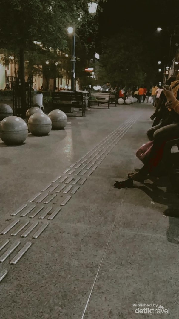 Syahdunya Malioboro pada Malam Hari