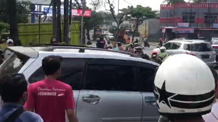 Mobil dikemudikan pria WN Nigeria yang dikejar massa di Bogor