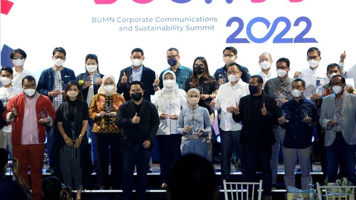 Momen Menteri BUMN Erick Thohir Apresiasi Bawahannya BUMN Corporate Communications and Sustainability Summit (BCOMSS) 21/22 adalah sebuah ajang di dunia Public Relations/Kehumasan dan Program Keberlanjutan bagi perusahaan di lingkungan BUMN.