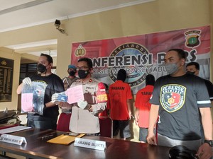 Polisi Tangkap Ojol Pencuri 44 Batang Besi Proyek LRT di Stasiun Kuningan
