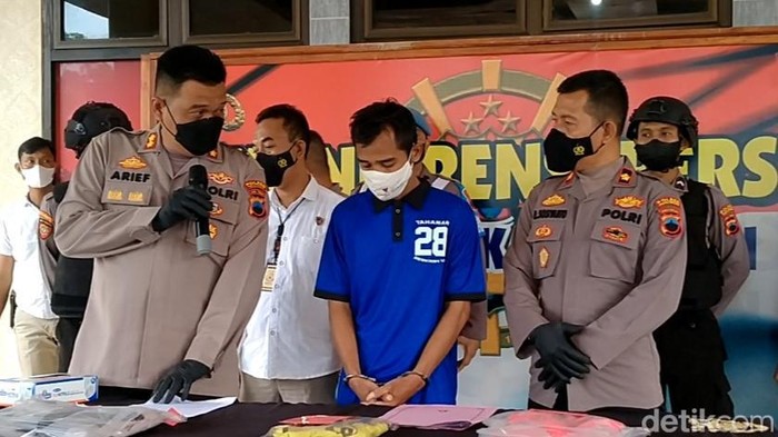 Pelaku begal payudara dihadirkan di Mapolres Pekalongan, Rabu (23/3/2022).