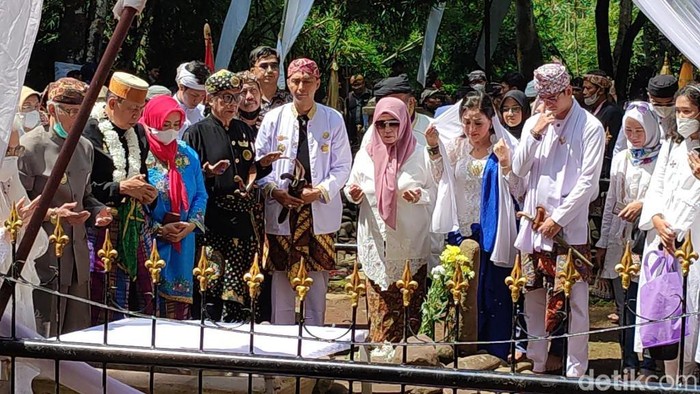 Perayaan hari berdirinya Kerajaan Galuh Mieling Ngadegna Galuh yang ke 1410.