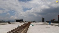 Kepala Balai Besar Pelaksanaan Jalan Nasional (BBPJN) DKI Jakarta – Jawa Barat Wilan Oktavian mengatakan, progres konstruksi flyover Kopo yang berlokasi di Kota Bandung, Jawa Barat, sudah mencapai 84% dan ditargetkan rampung lebih cepat dari rencana. Wilan mengatakan, flyover sepanjang 1,3 km yang membentang di Jalan Soekarno-Hatta ini, diharapkan dapat mengurai kemacetan yang kerap terjadi di persimpangan Kopo dan persimpangan Cibaduyut.