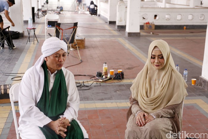 Reza Artamevia saat syuting video klip di kawasan Jakarta Pusat.