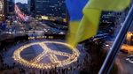 Tolak Minyak Rusia, Massa Bikin Simbol Perdamaian untuk Ukraina